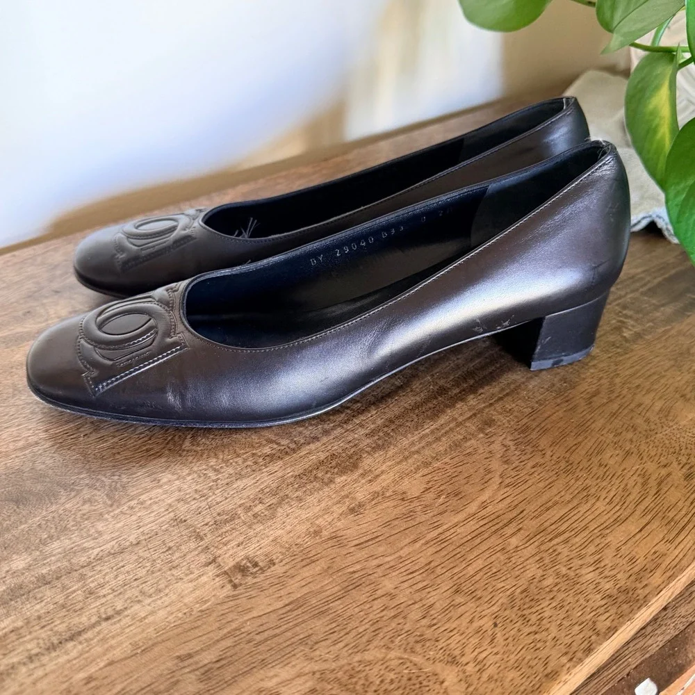 Salvatore Ferragamo Boutique Dalan Pumps Black Leather‎ Gancini Block Heel 8AA